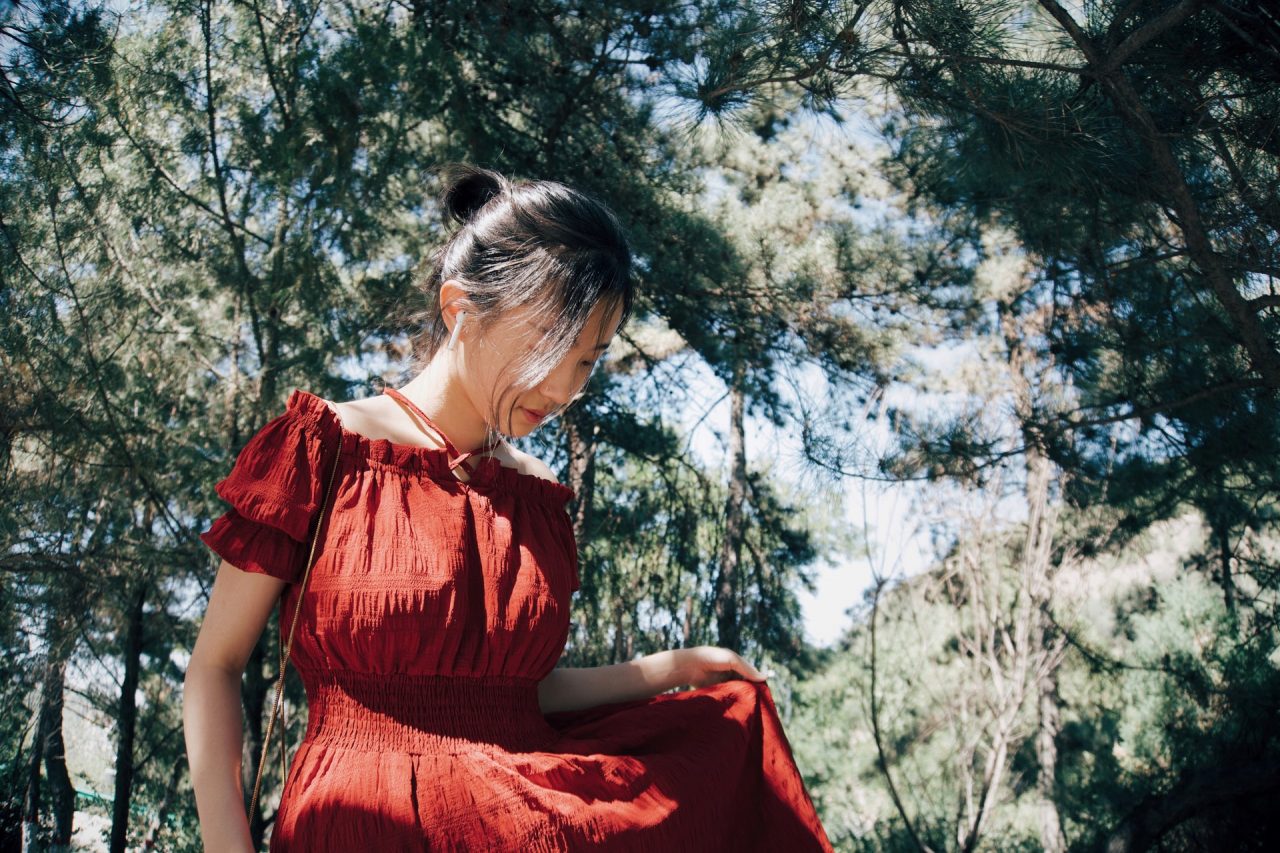 femme-robe-rouge